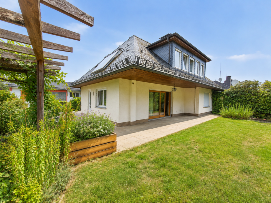 Objektansicht Garten Einfamilienhaus Bad Schwalbach